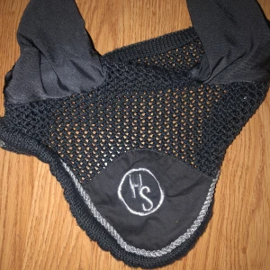 Ridhuva strl FULL - Bra skick och använd 2 gånger. Nypris 150kr. Mitt pris 50kr+ eventuell frakt 