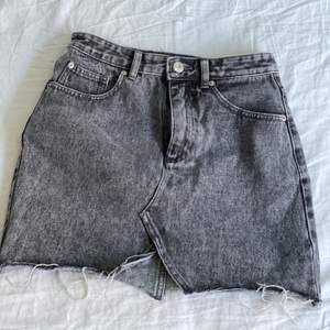 Sten tvättat jeans kjol 