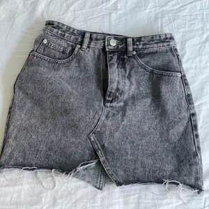 Sten tvättat jeans kjol 
