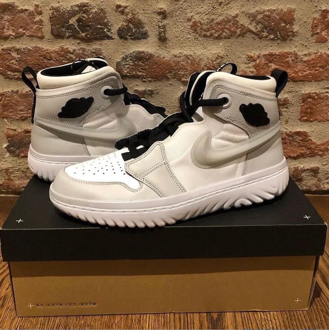 Jordan 1 reflect ”greyfog ”