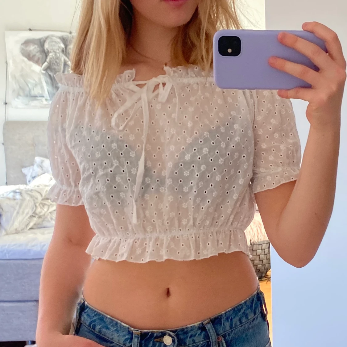 Vit broderad crop top