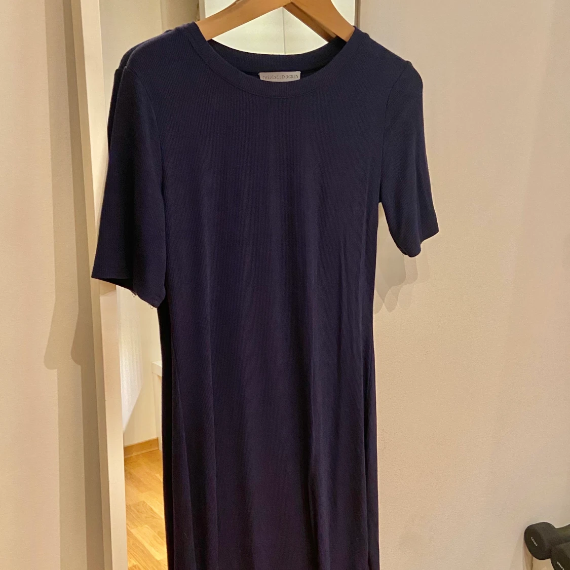 Mörkblå klänning - 91