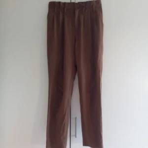  - Midjehöga byxor från GinaTricot, väldigt snygga!
