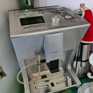Severin Espressomaskin S2 One Touch - Cappuccino, latte macchiato,osv.Easy Clean,automatiskt disk-skölj-och avkalkningsprogram.Inte mycket använd,fungerar perfekt. Ny pris 6000-7000 .Till salu för 1500 kr