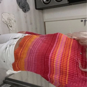 Y2k tröja - Snygg y2k tröja köpt vintage. Inga skador eller så använt ca 2 gånger. 