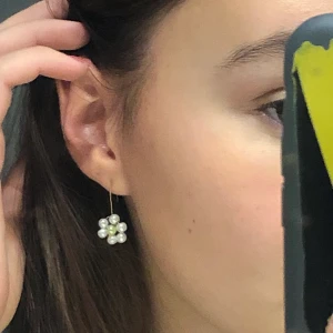 Hemmagjorda örhängen - Går att specialbeställda färgerna🌸🌼 Köparen står för frakten✨