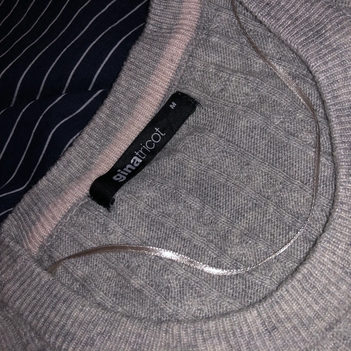 Mörkgrå stickad - 91