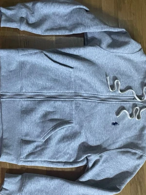 Ralph lauren grå kofta - Denna koftan fick jag som present, har inte använd den.