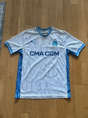 Marseille T-shirt - Marseille t shirt köpt i Marseille. Unik färg och detaljer. Storlek M passar oxå S 