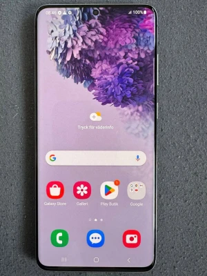 Samsung Galaxy S20 128GB svart - Säljer en Samsung Galaxy S20 med 128GB lagring. Telefonen har en stor, skarp AMOLED-skärm med tunna kanter och en liten kamera-punch i mitten. Färgen är svart och baksidan är i glas. Perfekt för dig som vill ha en snabb och snygg Android-mobil.