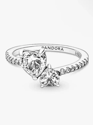 Pandora ring  - Säljer min fina Pandora ring med hjärtan som är i sterling silver💗Den är i nytt skick! 