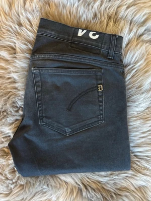 Dondup Jeans - Super fint skick | modell Ritchie | storlek 34 men passar perfa till 32 | ingen defekt | skön passform | priset är inte hugget i sten