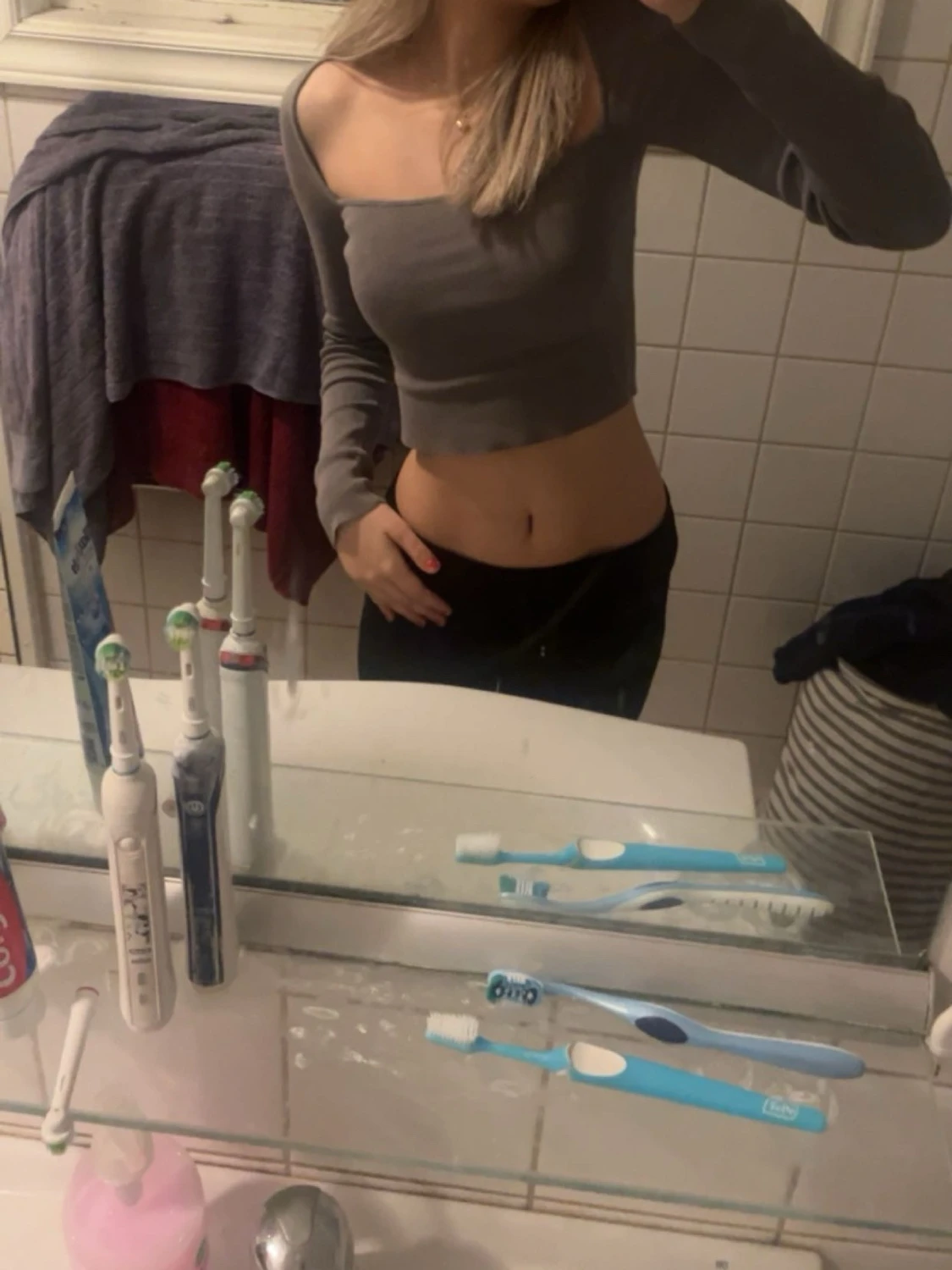 Grå croppad långärmad topp H&M