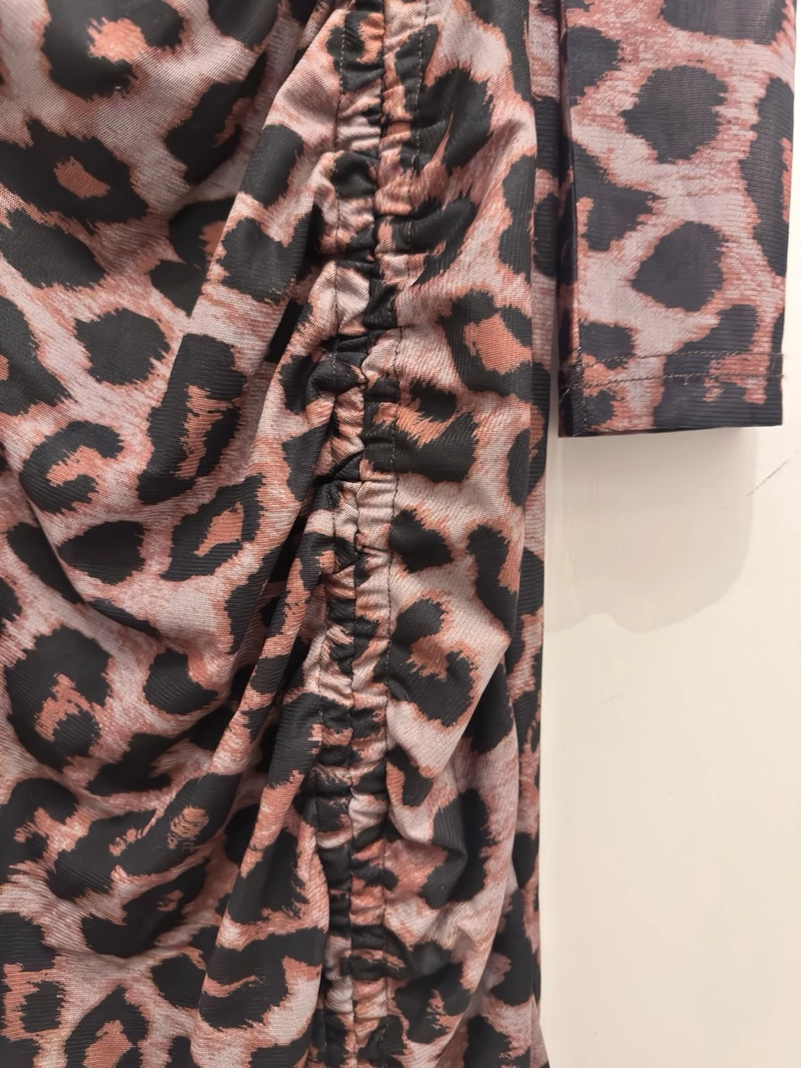 Lång leopardmönstrad klänning - 2