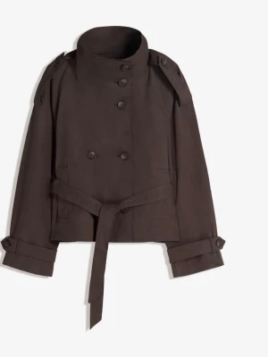 Trendig bershka kappa - Säljer denna trendiga kappa från märket bershka som är i ny skick. Den är slutsåld överallt. 