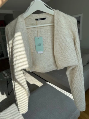 Bolero GinaTricot - Helt ny med lappar