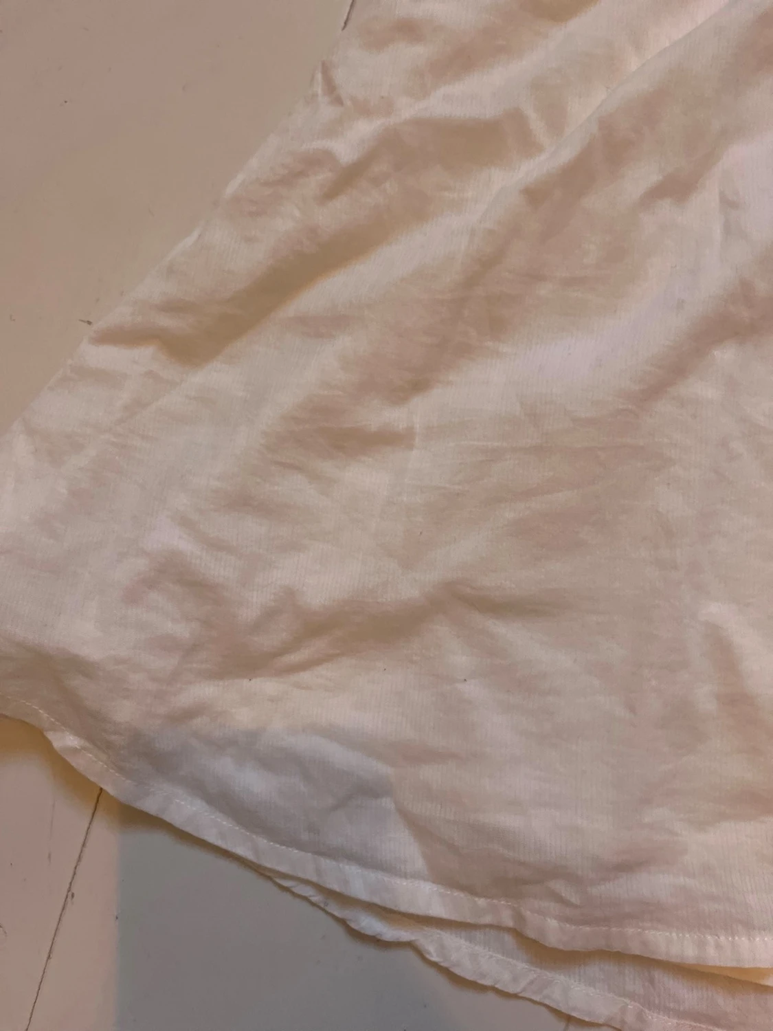 Vit halterneck klänning med knappar - 3