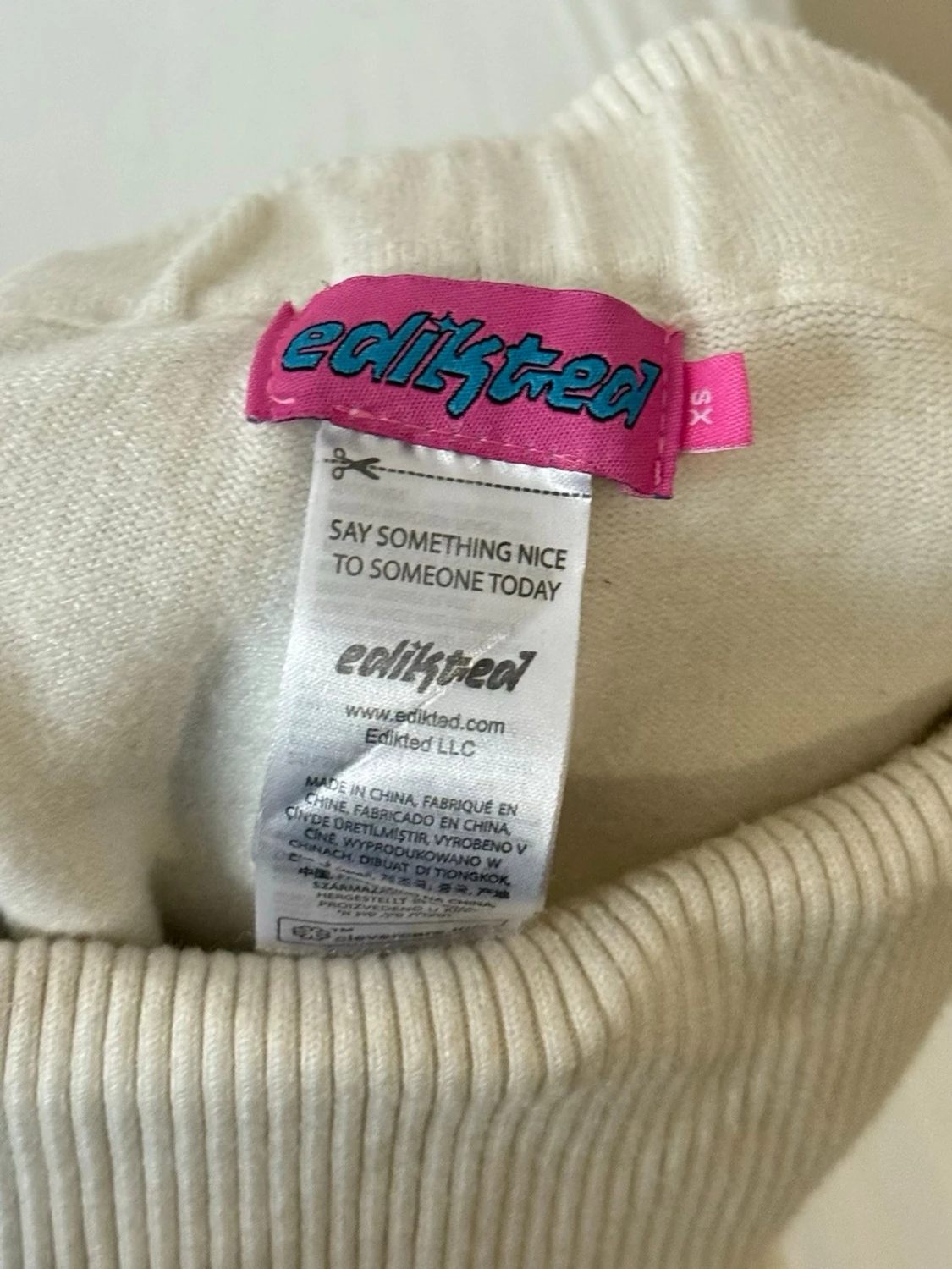 Vida vita mjukisbyxor från Edikted