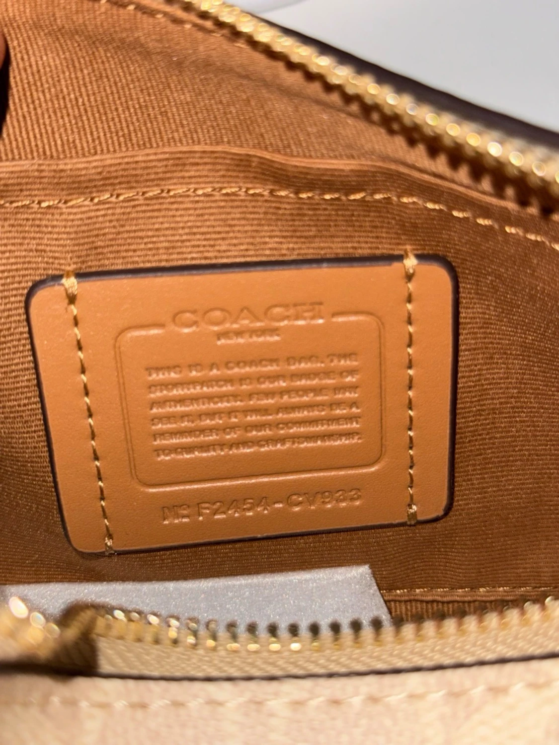 Beige axelväska från Coach - 2