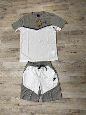 Nike shorts i vitt och grått - T-shirt + shorts, Finns i flera storlekar 