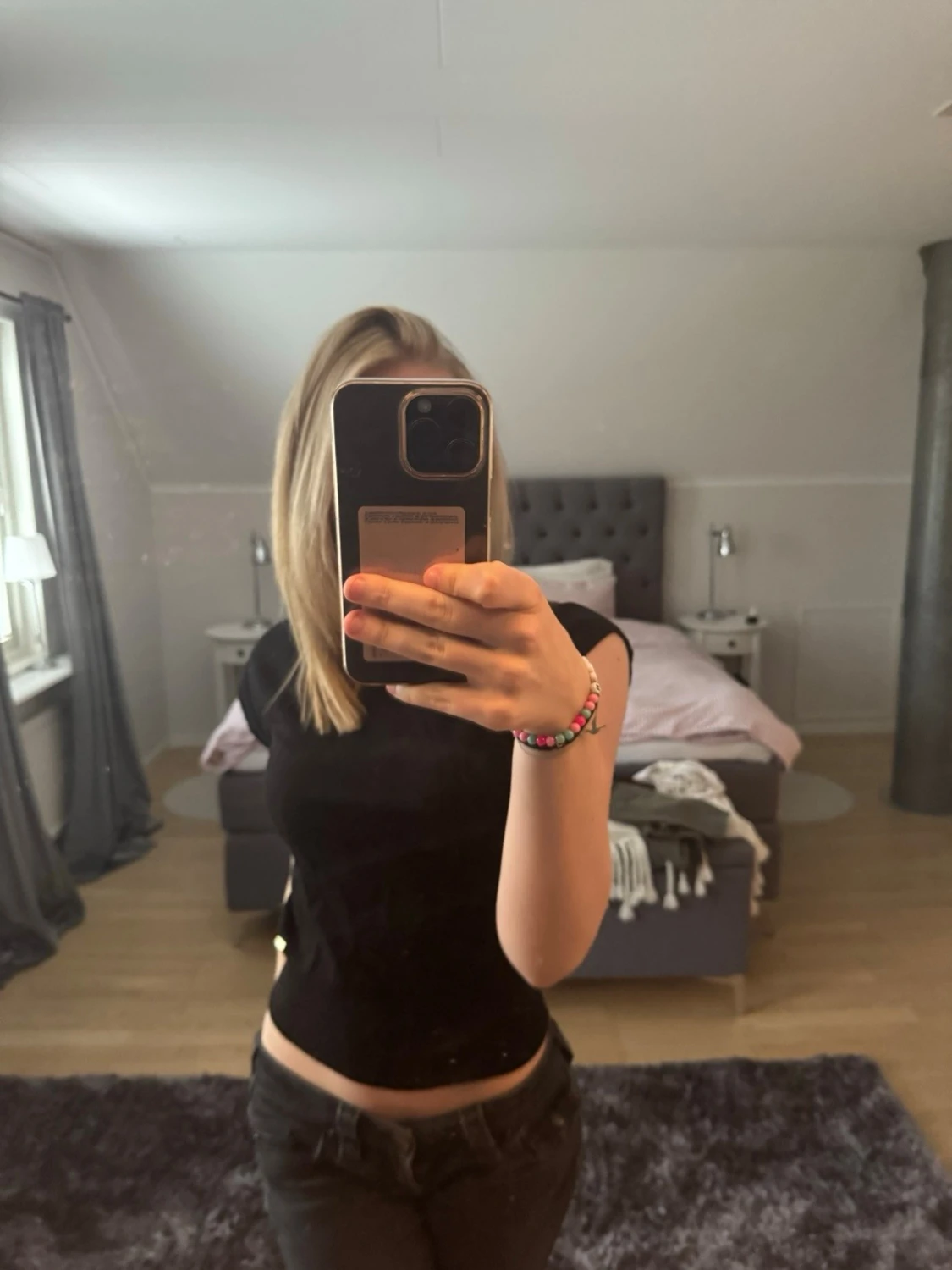 Svart tight topp med kort ärm