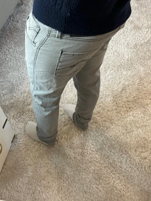Replay anbass jeans  - Replay Jeans | skick 9/10 | Storlek 32/34 | Pris - 415kr | Modellen är ca 181cm lång | Kan gå ner i pris vid snabb affär! Hör av dig vid minsta fråga eller fundering!!