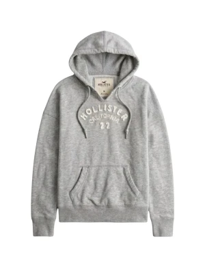 Grå hoodie från Hollister - Snygg grå hoodie från Hollister med broderad text 'Hollister California 22' på bröstet. Inga defekter eller hål skick 9/10 hollisters storlekar är Mindre så Xs/S
