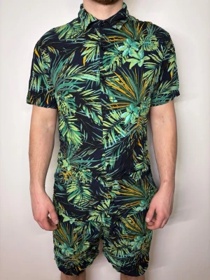  set med short och piké  - Set från Coof Andy med storlek M. Hör av er kring minsta fundering!