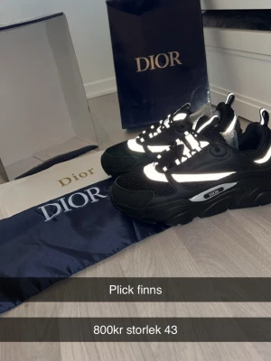 Riktigt snygga svarta skor b22 - Zara. Riktigt sköna perfekt till våren och sommaren. Helt oanvända/ nya