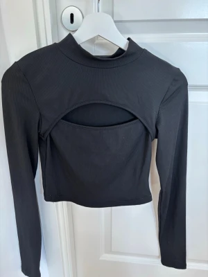 Topp - Svart tröja 