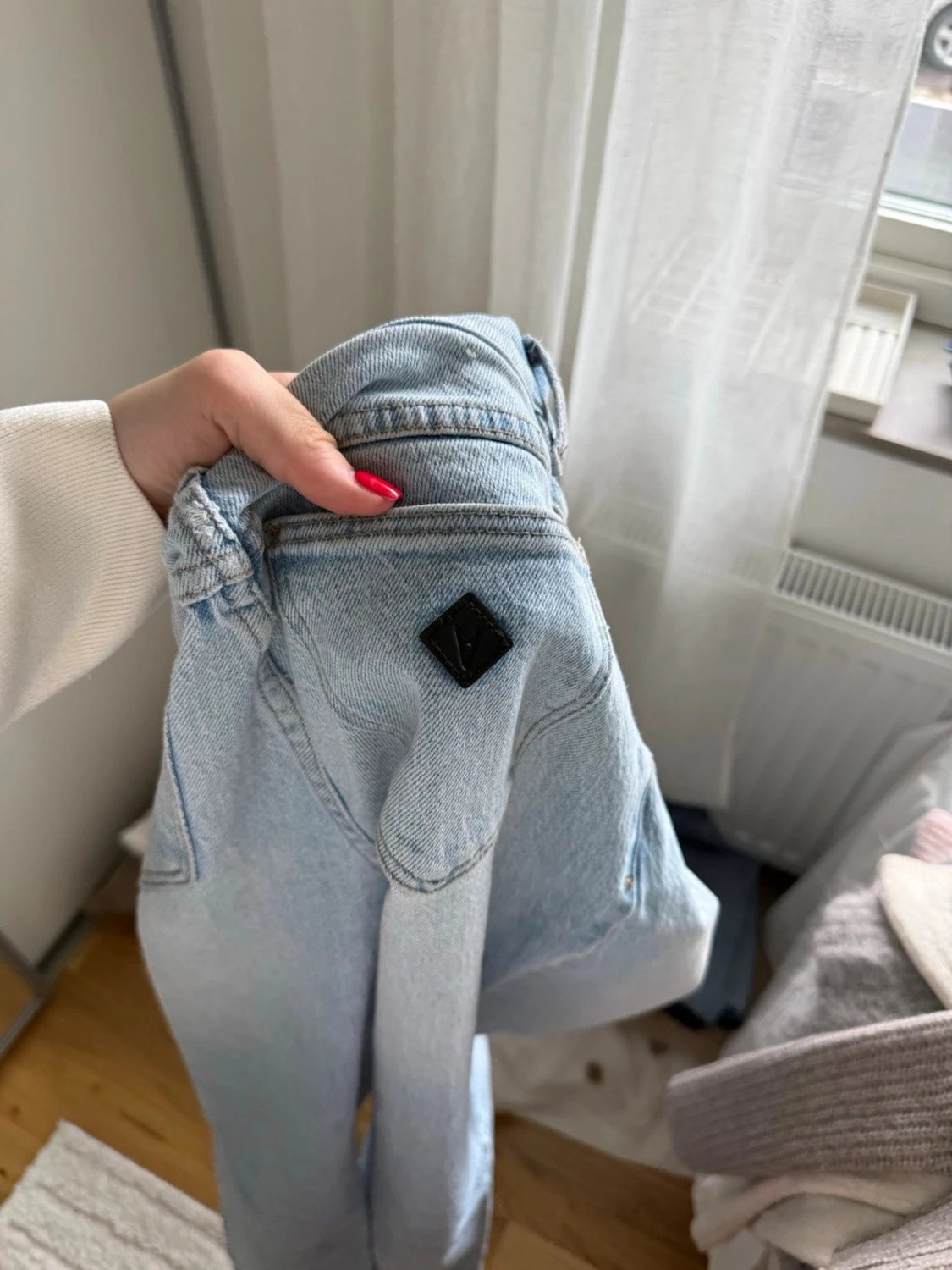 Ljusblå raka jeans - 6