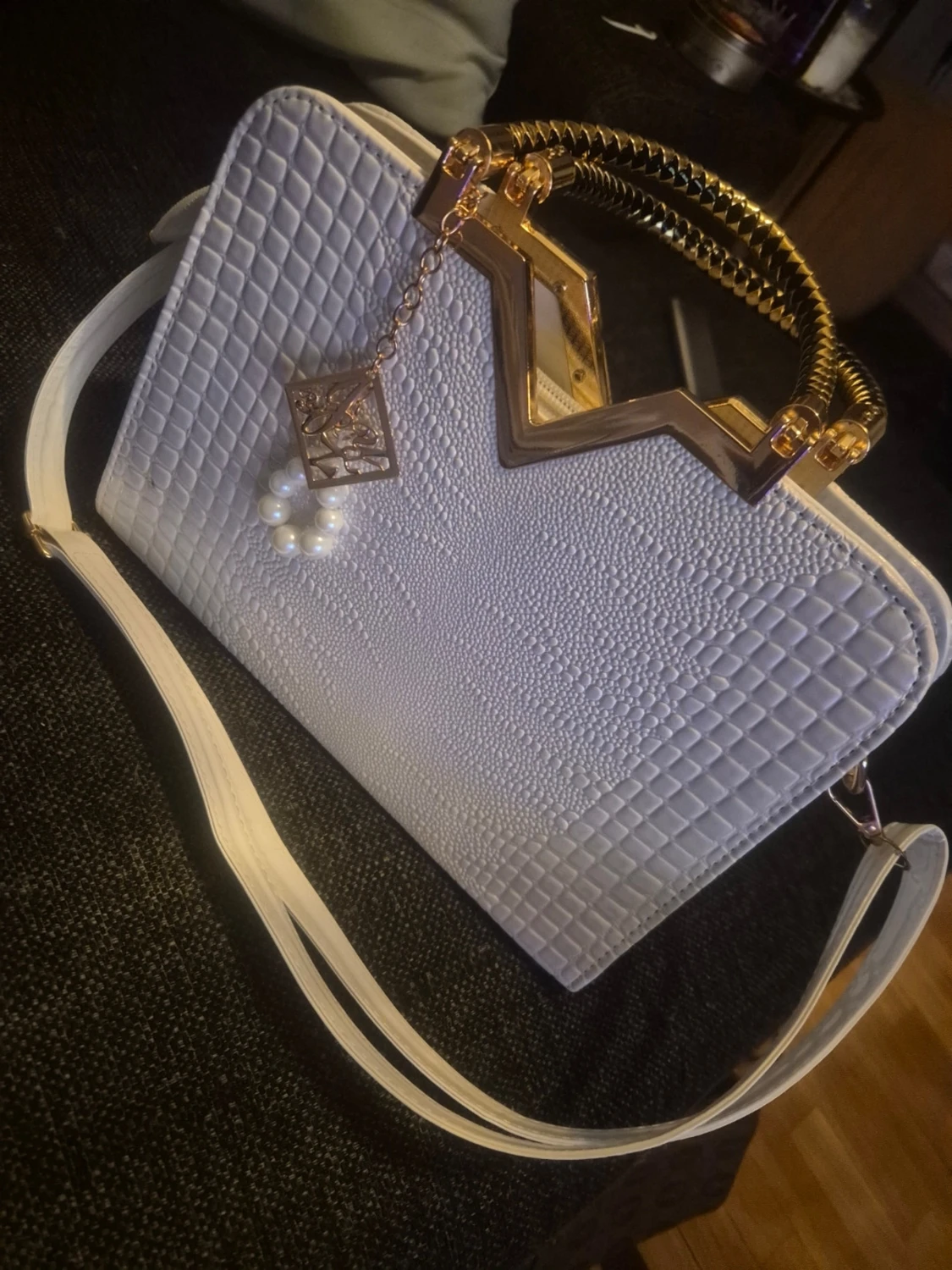  & cmönstrad vit handväska med gulddetaljer - 1