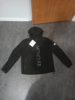 Windbreaker - Helt ny windbreaker oanvänd med tagg
