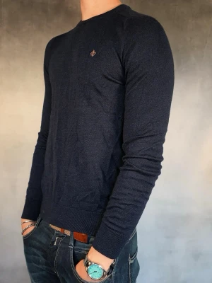 Merinoull Crewneck - Morris - - Crewneck från Morris i Merinoull — Storlek S — 9/10 — Bra skick utan skavanker — Inkluderat - Tröja — Retail 1599kr — Modellen är - 180cm, 65kg -