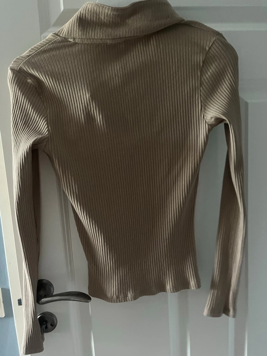 Beige ribbad långärmad topp - 1