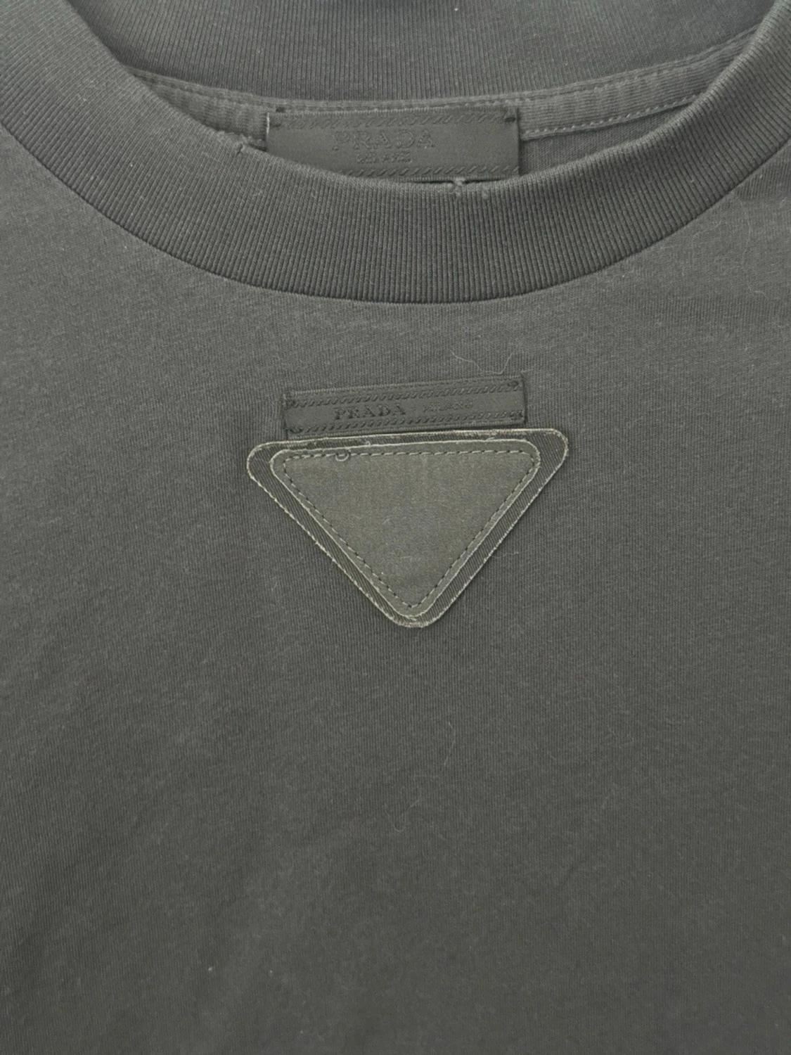 Svart långärmad t-shirt från Prada - 1