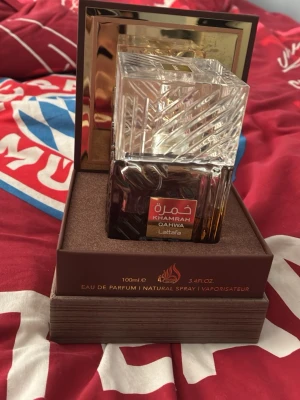 Lattafa Khamrah Qahwa SÖKER BYTE - Lattafa Khamrah Qahwa söker byte eller att sälja bedöm själv hur mycket det är kvar vill inte säga nått själv