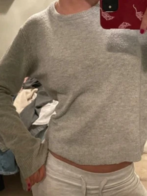 Grå stickad tröja - Så skön grå stickad tröja 🩷