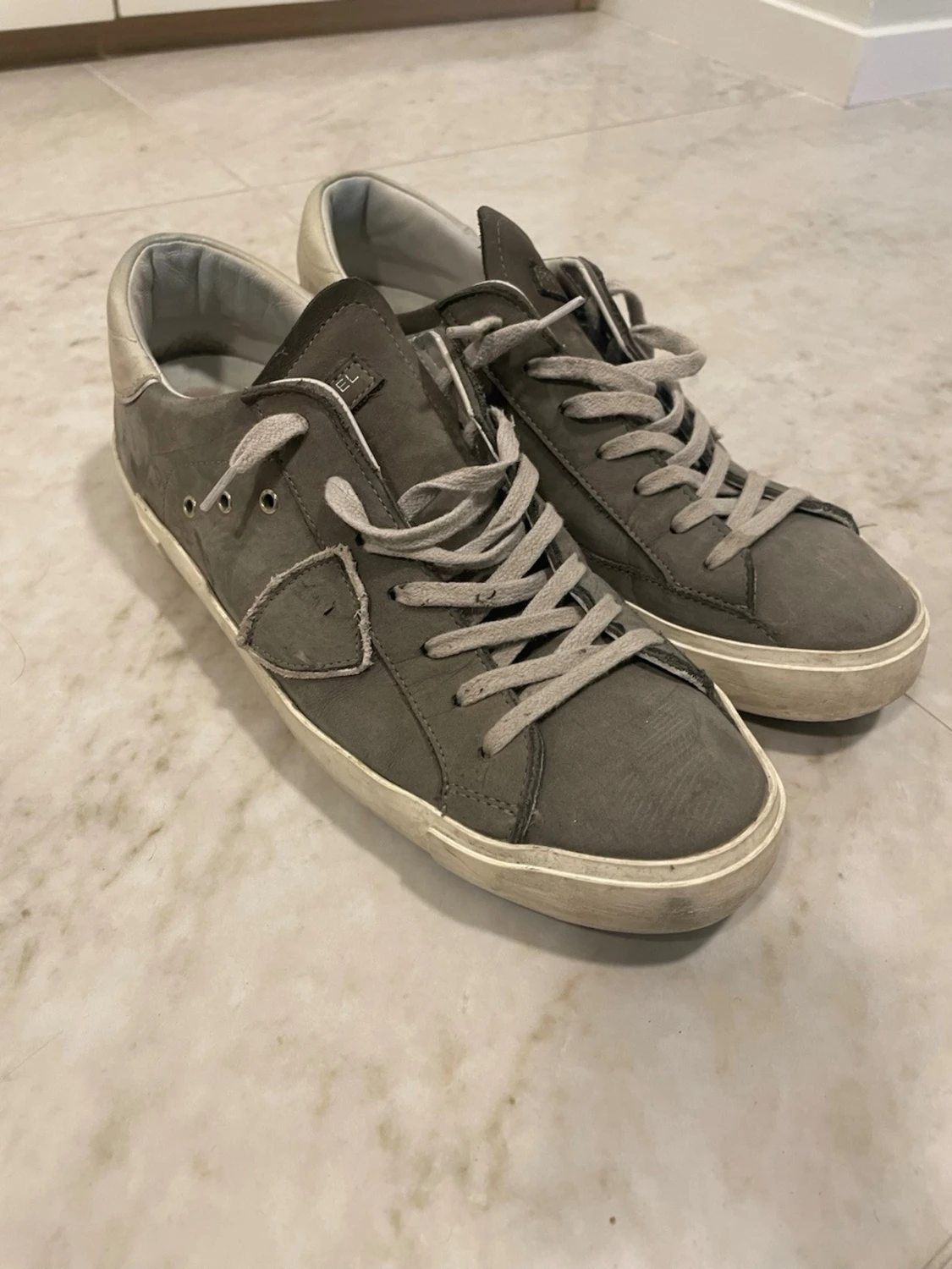 Philippe Model grå sneakers i mocka