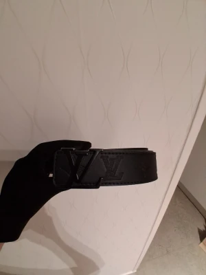 Bälte - Helt nytt bälte använt 1 gång jätte snyggt. Har ni funderingar skriv till mig.
