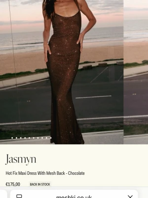 Glittrig brun långklänning Jasmyn - Meshki klänning 