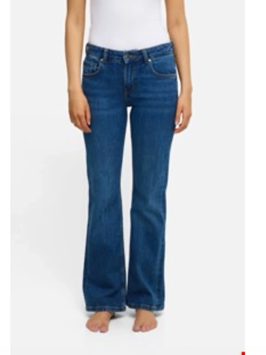 Blå bootcut jeans med låg midja