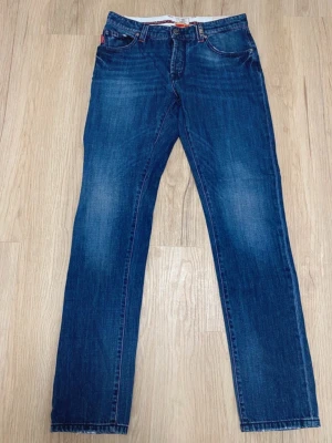 Tramarossa jeans - Snygga tramarossa jeans i storlek 32/32. Bra skick. Hör gärna av vid fler funderingar!