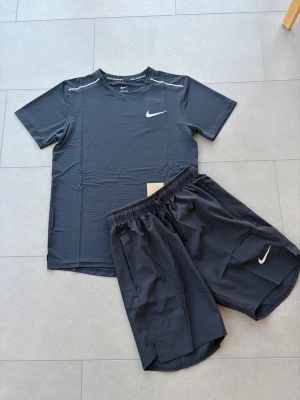 Nike Miller short set - Bara M finns fler 