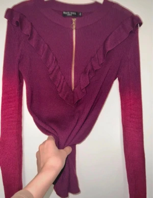 Tröja - Säljer en jätte snygg tröja färgen är verkligen så fin rosa/lila💗💜