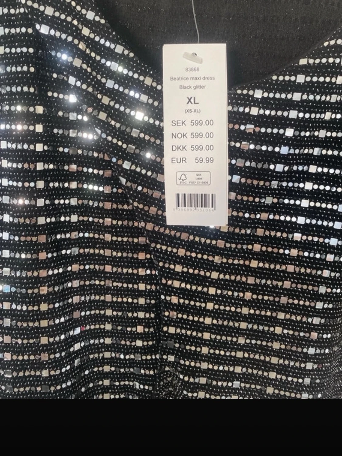 Glittrig långklänning med slits - 3