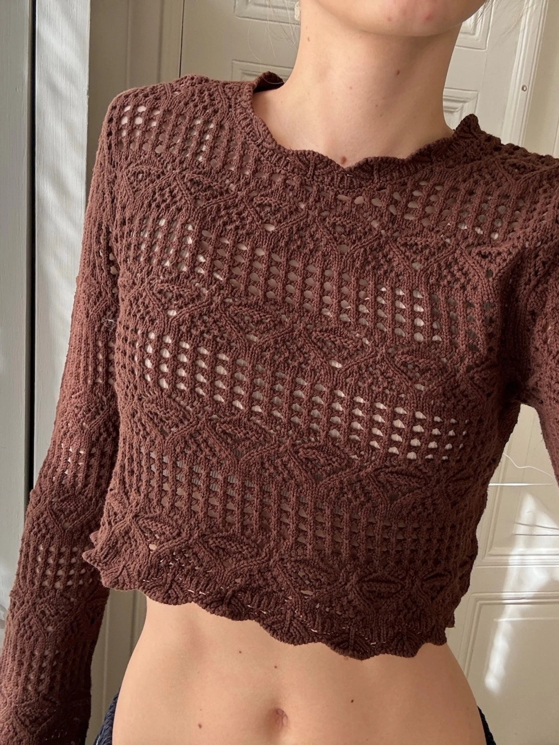 Brun virkad croptröja