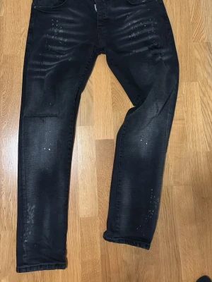 Dsquared2 jeans  - Storlek 52