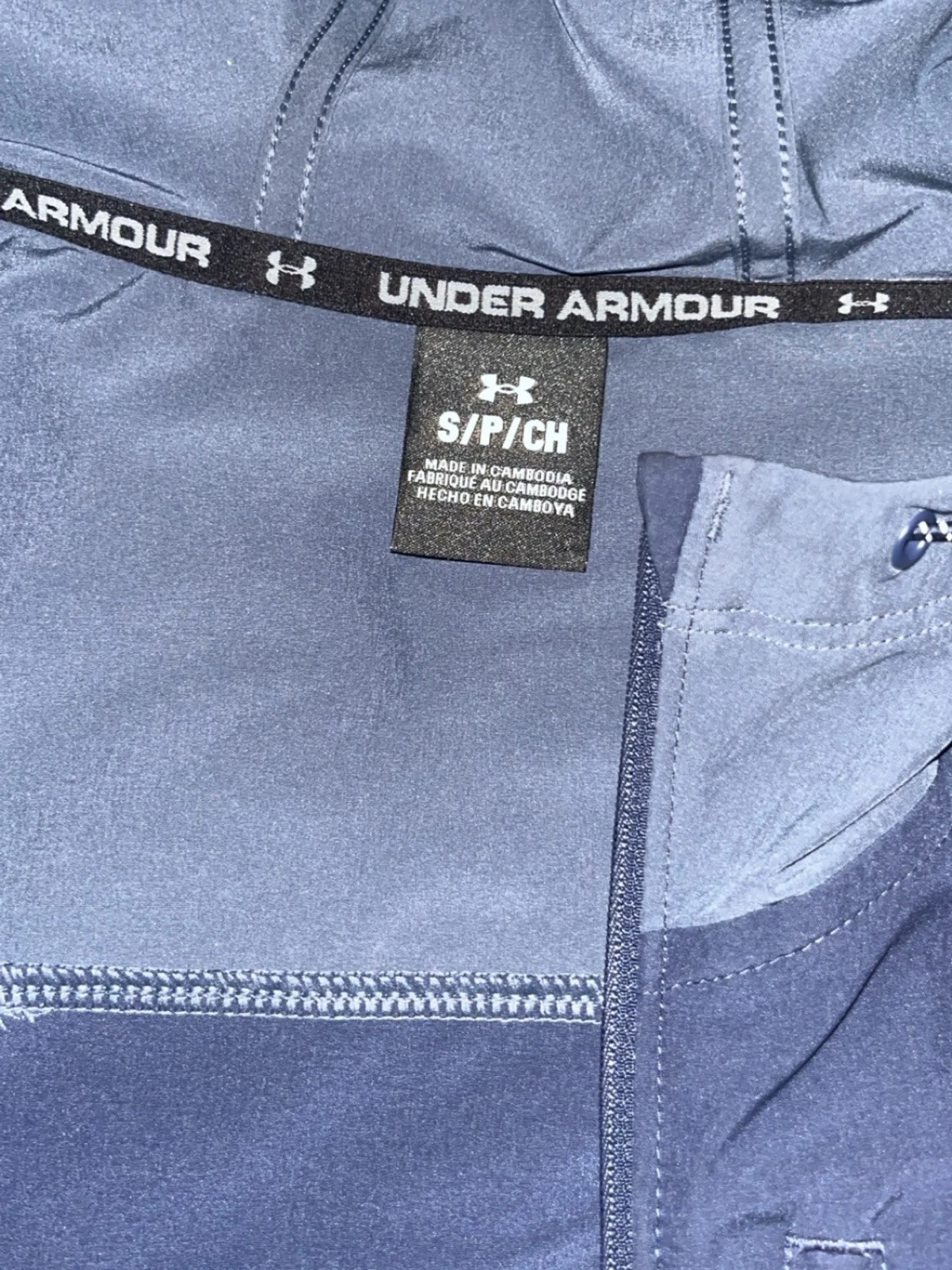 Mörkblå vindjacka från Under Armour - 2