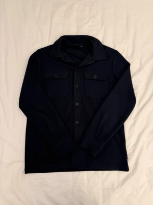 Overshirt herr - Only n sons overshirt herr - storlek cs - skick 8/10 - fler frågor? Kontakta mig